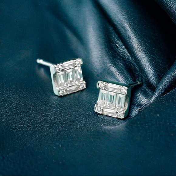 NEW 925 Sterling Silver Sparkling Multi CZ Crystal Square Stud Earrings - Picture 10 of 14